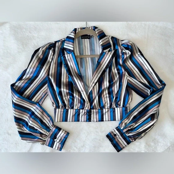 PrettyLittleThing Cropped Button Up Top - Picture 2 of 10